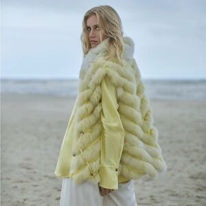 New Diomi Fur Vest Reversible Size Small